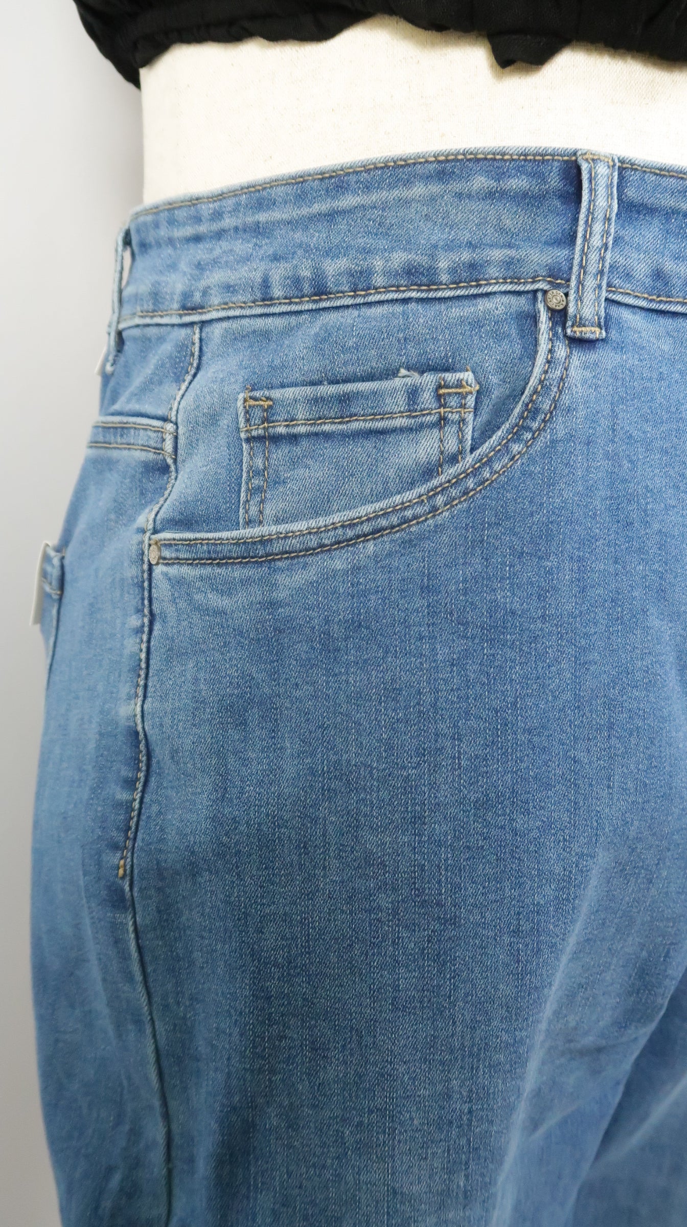 The Everyday Denim - Curve Fit